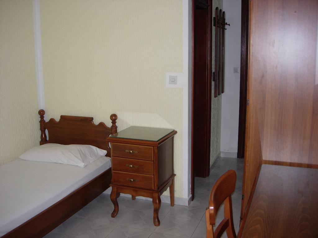 Rooms & Apartments Anka バール 部屋 写真